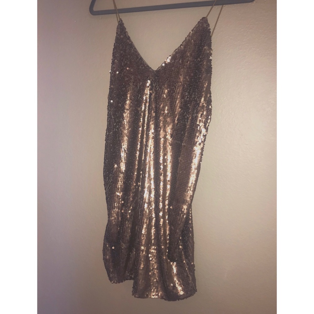 🏷 Gold Sequin LowBack Dress